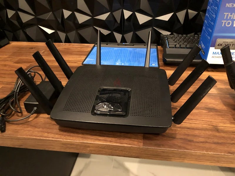 راوتر Linksys AC5400 ثلاثي النطاق، الإصدار V1 وV263168984342403114