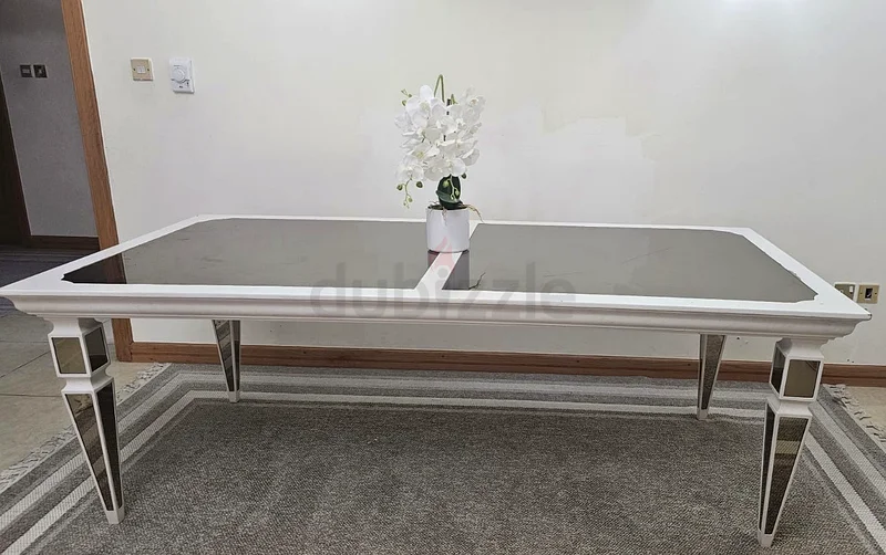 طاولة طعام62931674518274111