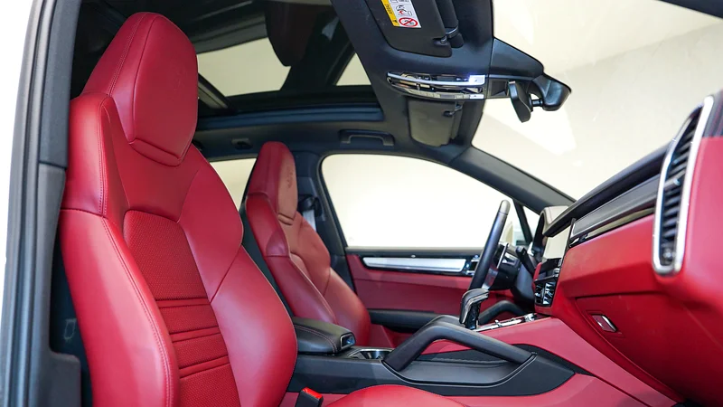 Cayenne S Platinum Edition | AED 4,608 PM | 2 Years Unlimited Warranty | GCC63150022866945114
