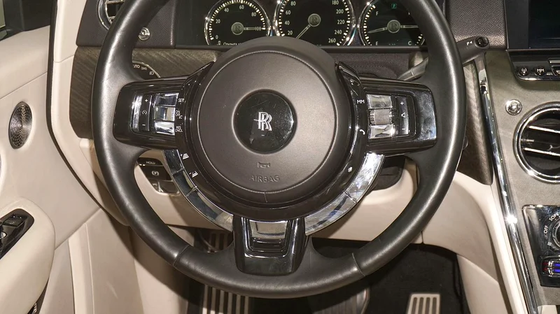 ROLL ROYCE CULLINAN 201963173844871939114