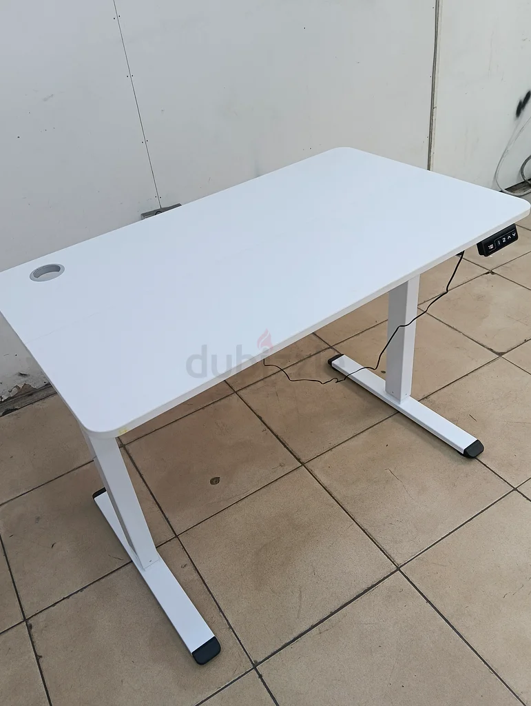 بيع مكتب كهربائي أبيض حديث بارتفاع 100 سم متاح63219343526146111