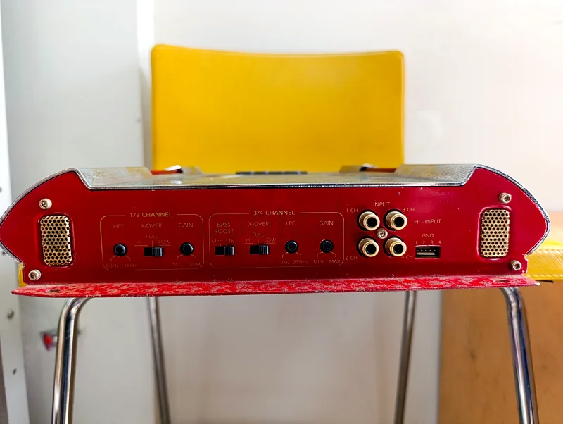 Boss SB-1000 bridgeable power amplifier 4 channel 1300W63261837036418112