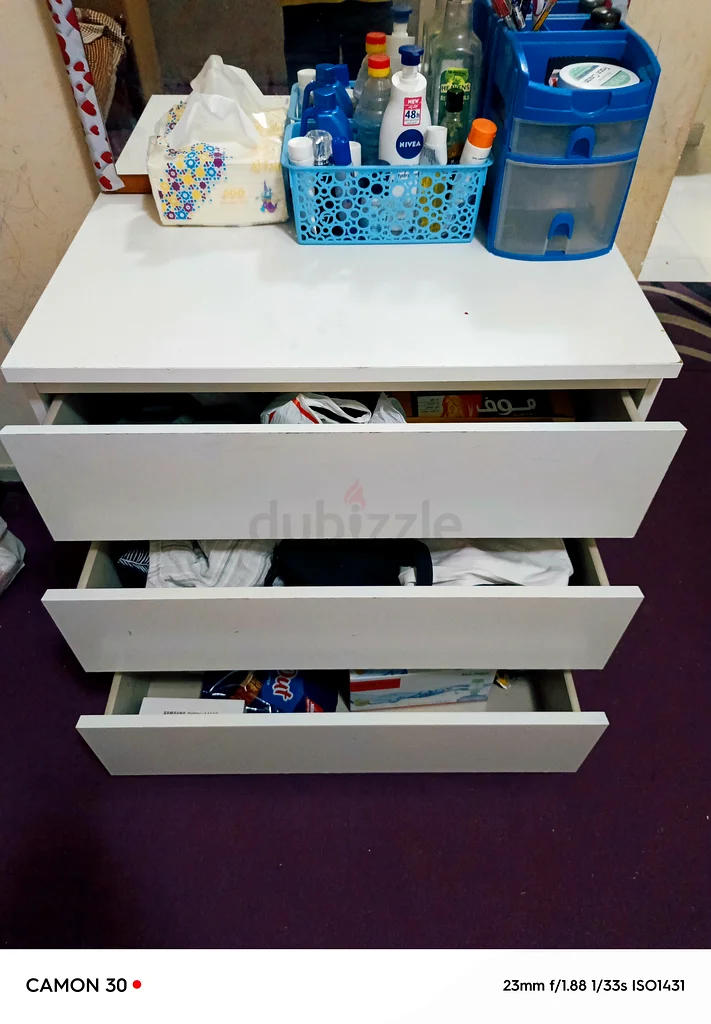 White dressing table with drawers and mirror63220831167362111