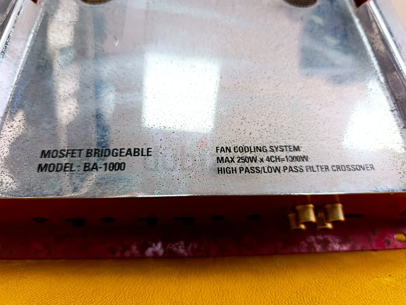 Boss SB-1000 bridgeable power amplifier 4 channel 1300W63261837036418114