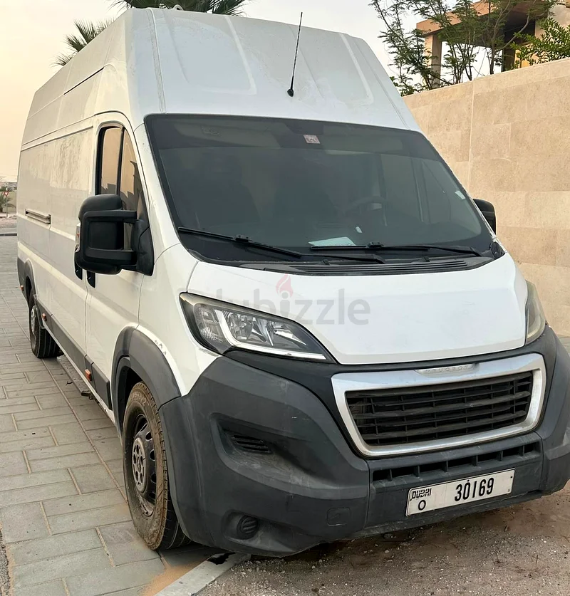 Dubai62935671672706114