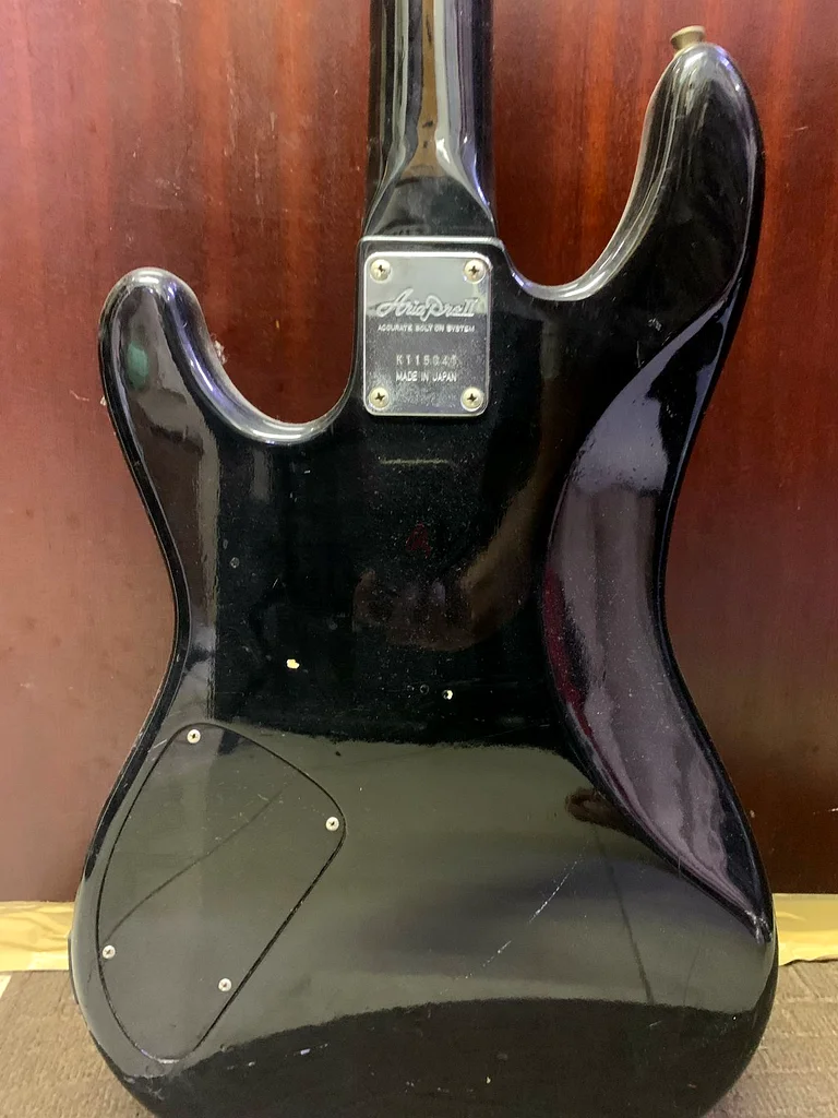 Aria pro bass guitar62932699851521113