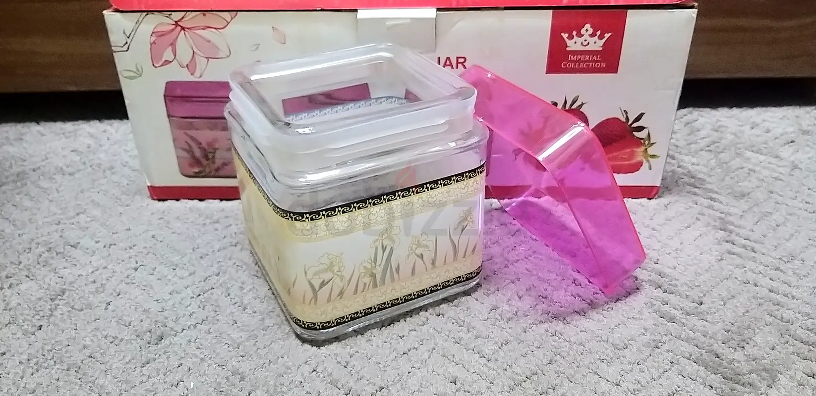 Glass jars63215374795009110