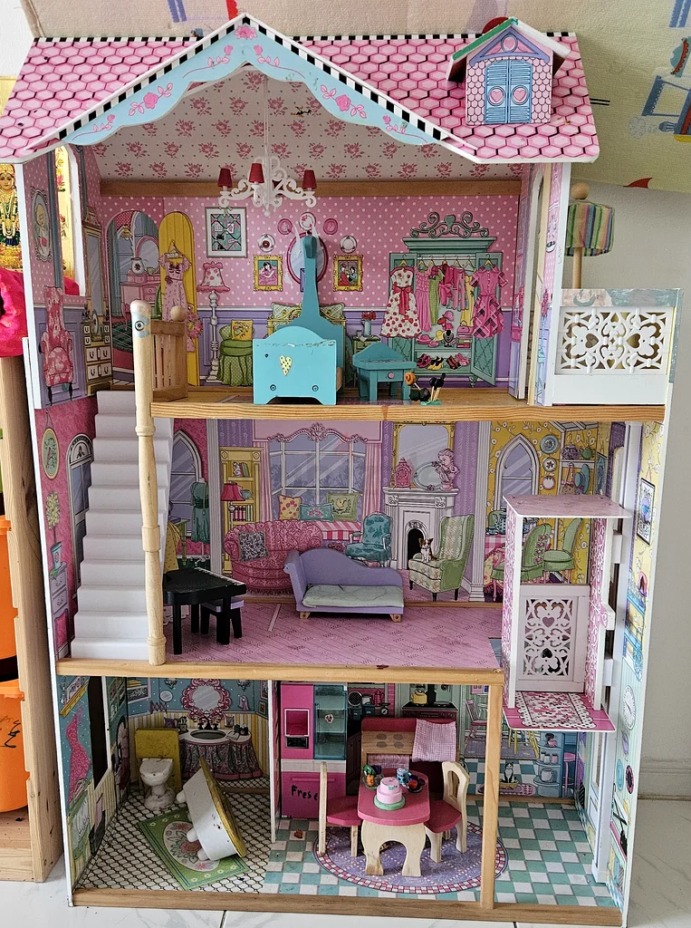 Charming Dollhouse for Creative Play63194599242369111