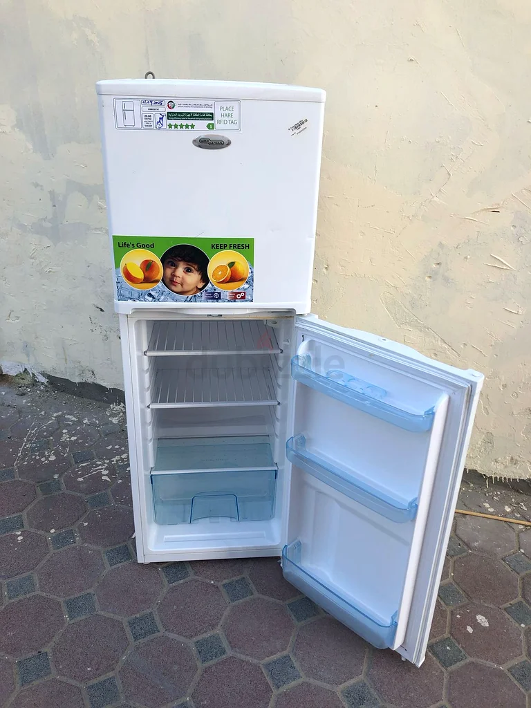 Medium size fridge632524439674901124