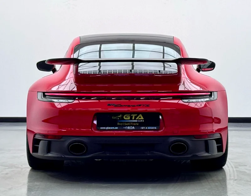 بورشه 911 كاريرا GTS، ضمان بورشه حتى أغسطس 2026، حزمة رياضية كرونو، كيلومترات قليلة جدًا، خليجي63150479179907114