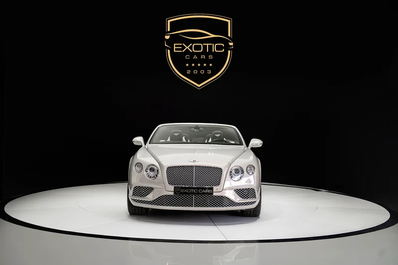 GTC W12 | داخلي ثنائي الألوان | أبيض رملي | مقاعد مساج | متاح الضمان63174304988547114