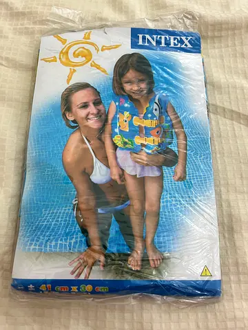 Swim vest for 3-4 year kids