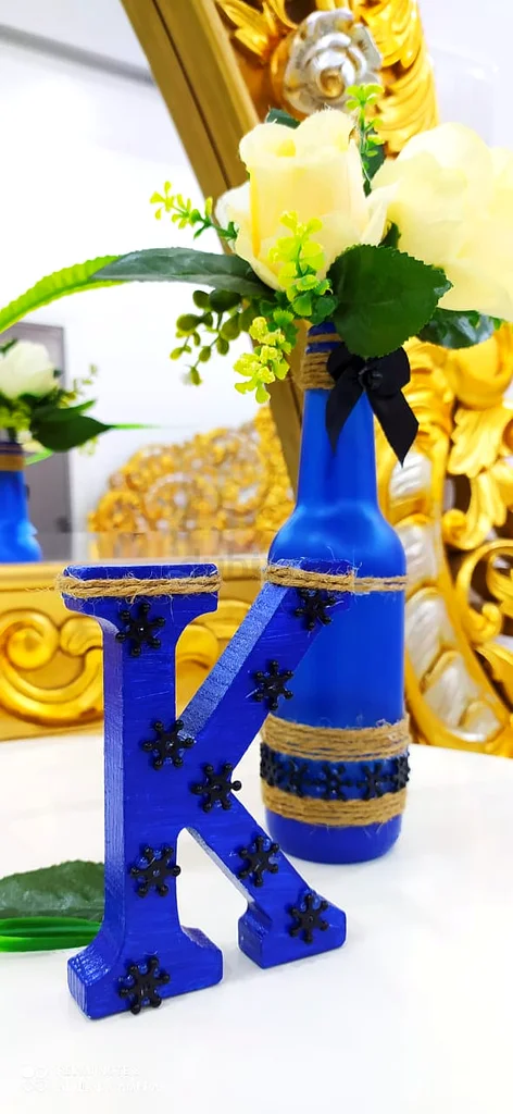 Flower vase with alphabet “K”63222338891522110