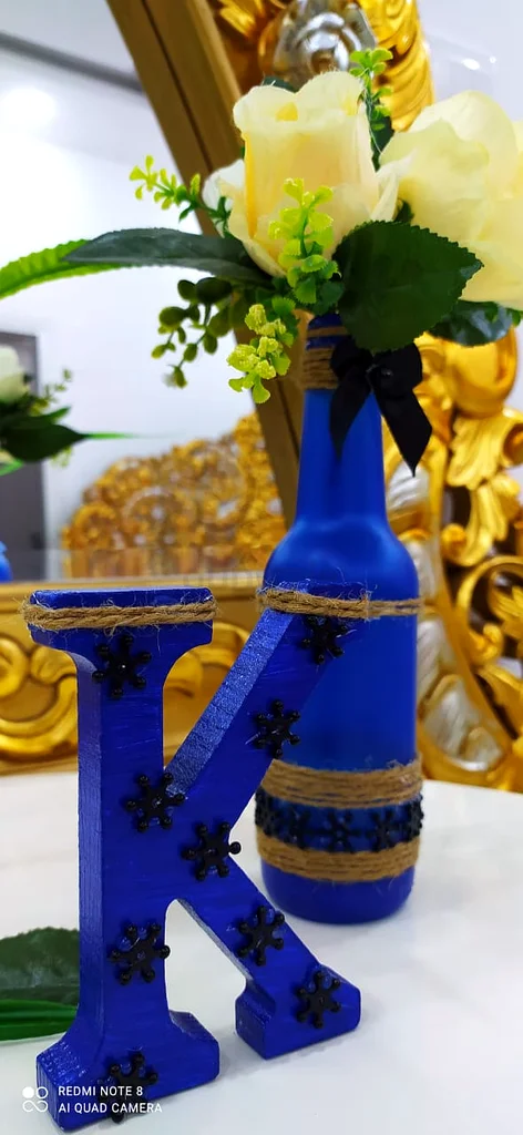 Flower vase with alphabet “K”63222338891522111