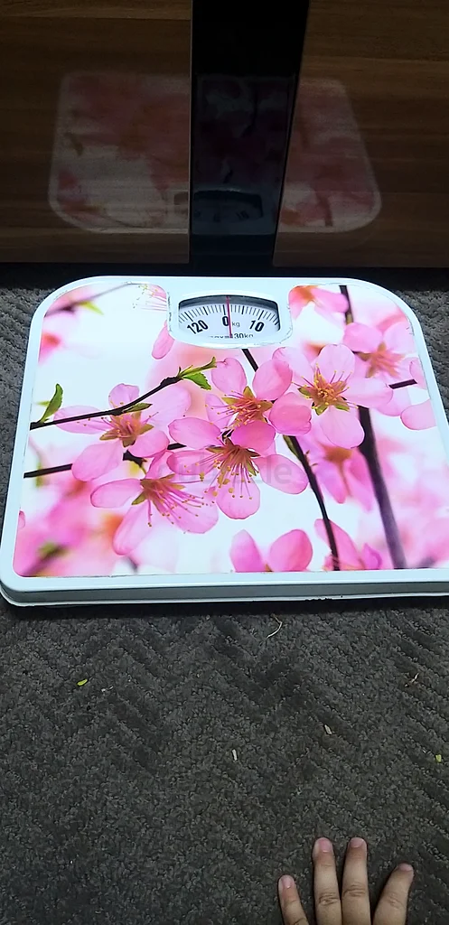 Charming Floral Bathroom Scale for Sale!63170411286659110