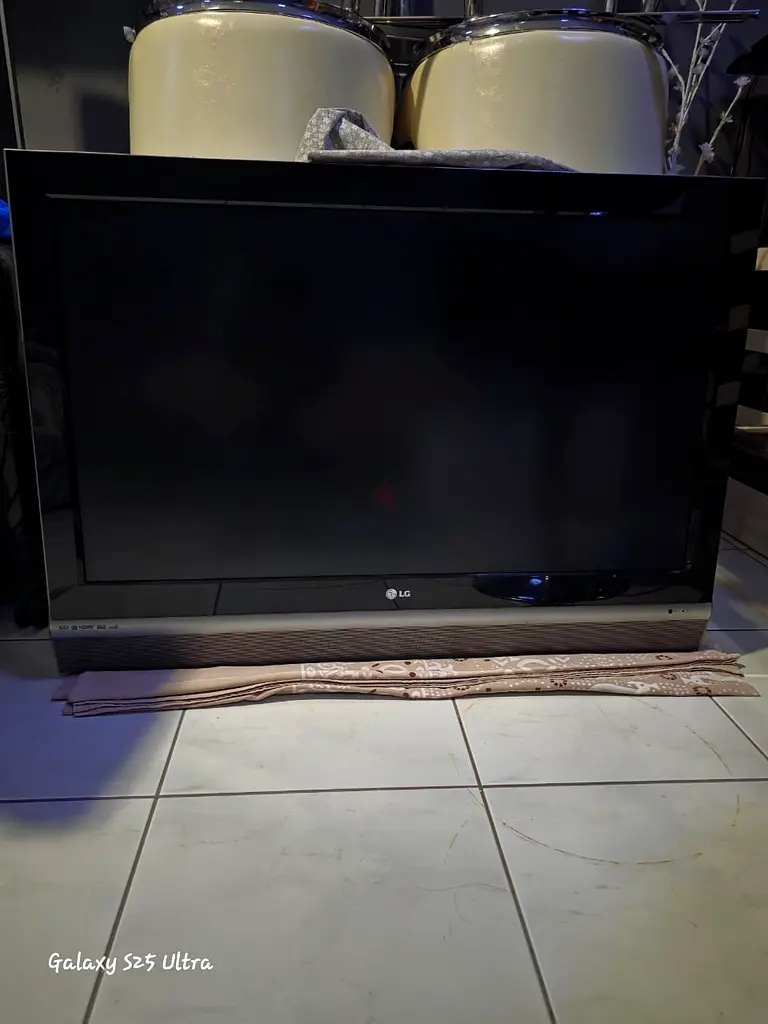 LG LCD TV - Great Condition!