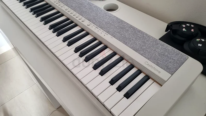 Casio ct-s1 piano keyboard with adaptor and box63207396649858112