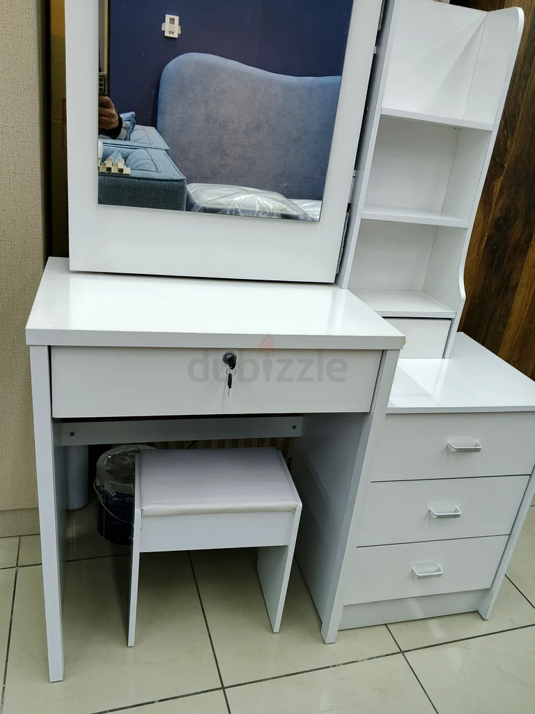 طاولة تجهيز63178907738881112