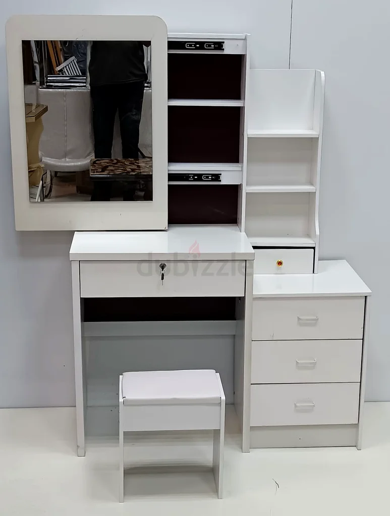 طاولة تجهيز63178907738881111
