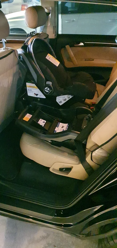 عربة سفر مع مقعد سيارة وقاعدة63174808778370114