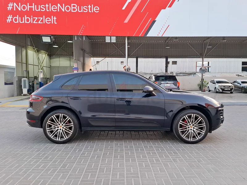 AED 2094/month | 2017 Porsche Macan Standard | GCC Specs | Ref#30036463169917283073113