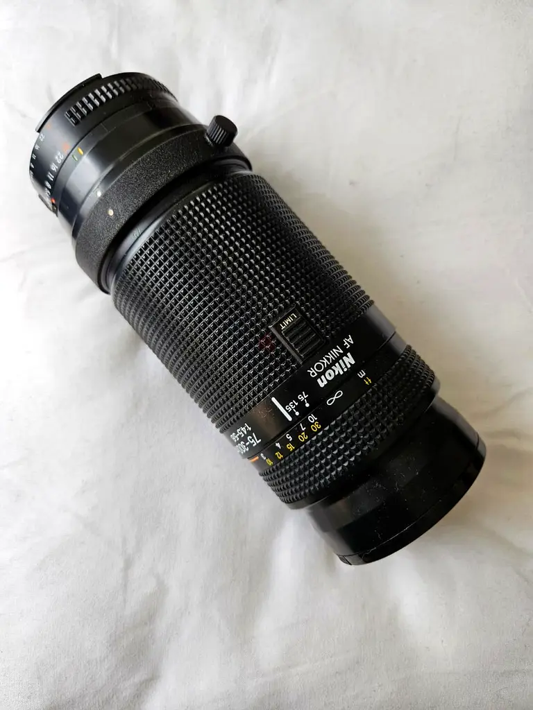 Nikon AF Nikor 75-300 mm camera lens