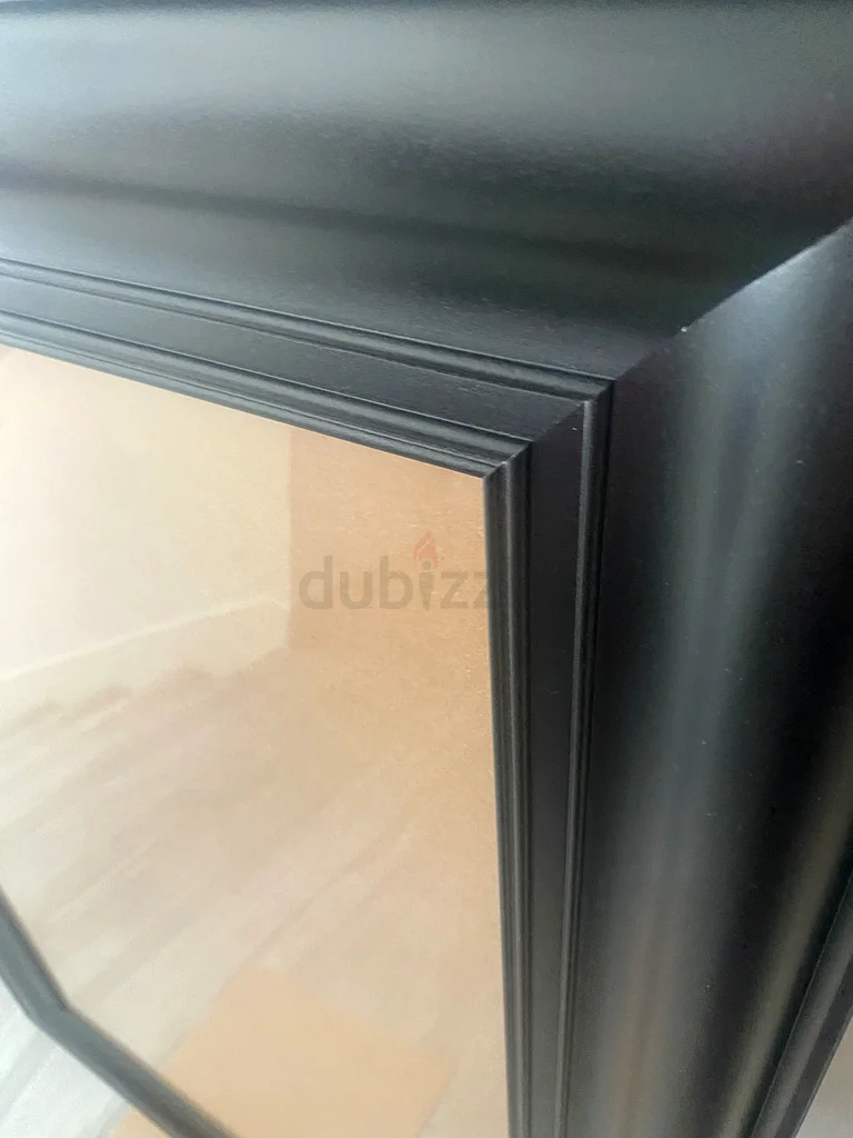 إطار صورة أسود أنيق - مثالي لأي مساحة!63223356516610115