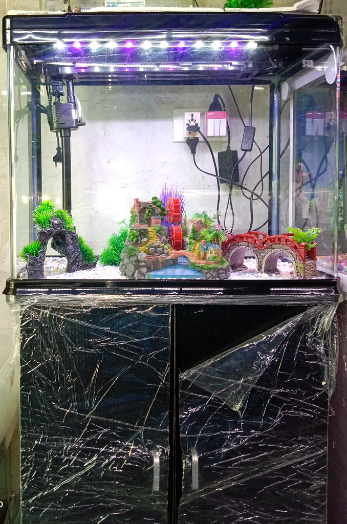 UAE Handmade Fish Tanks: Customized Glass Aquariums63232160962178112