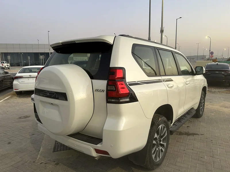 Toyota Prado GXR Exclusive 2023 model, brand new, dealer warranty63147689092611113