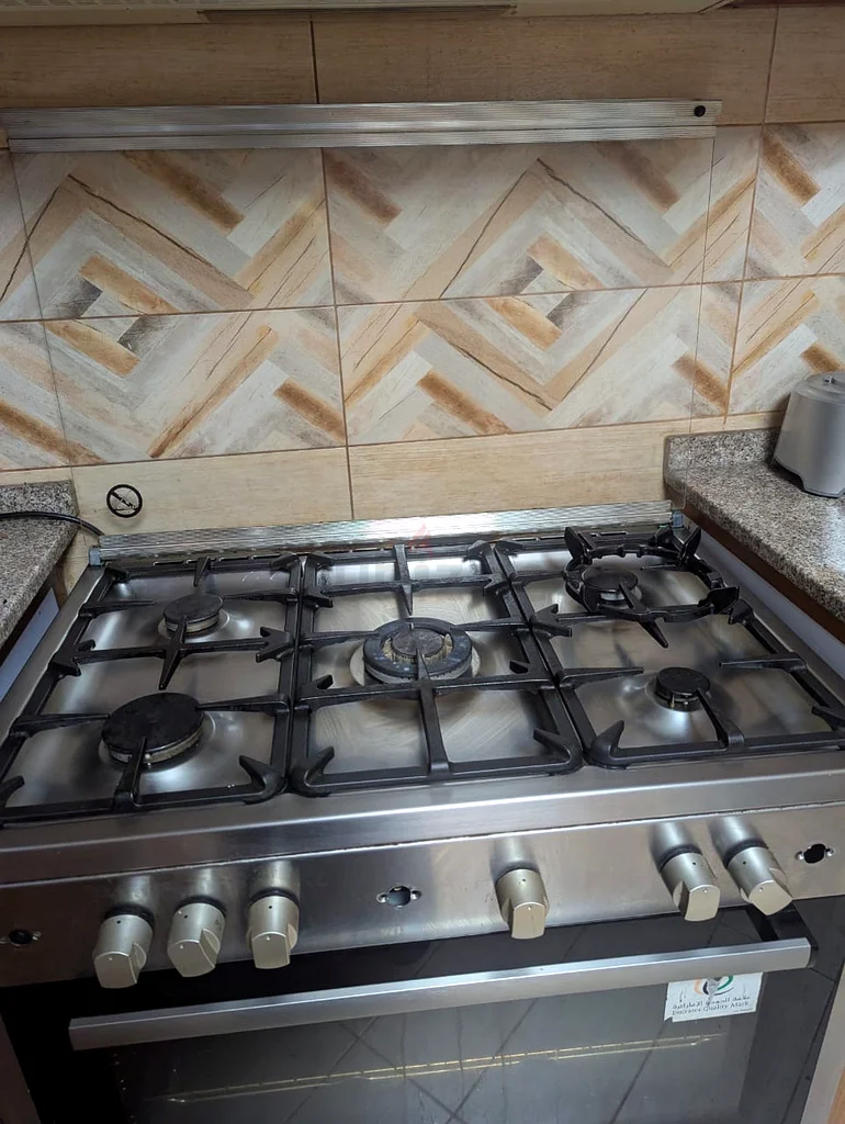 Free standing cooker / cooking range for free63265604382722111