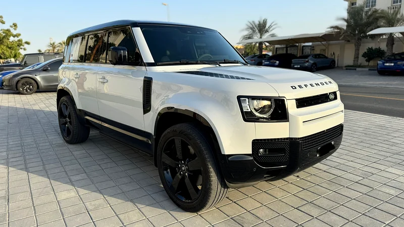 نسخة Defender Edition P525 V8 من ألمانيا بحالة ممتازة.63399896891010112