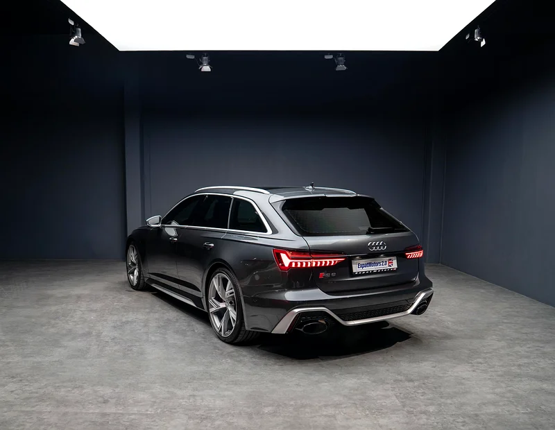SUMMER PRIVÉ OFFER • 7,275x60 • 0% DP • 2021 Audi RS6 Avant • Audi Warranty + Service • GCC •63225700067329112