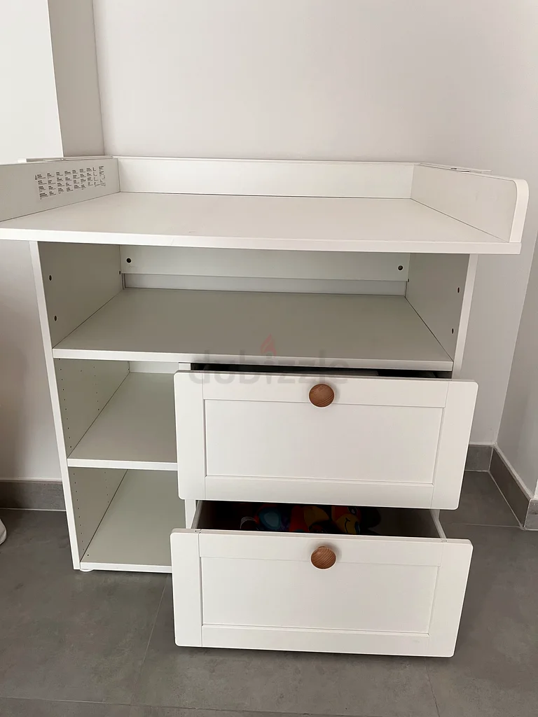 Baby changing table - like new63207398668547114