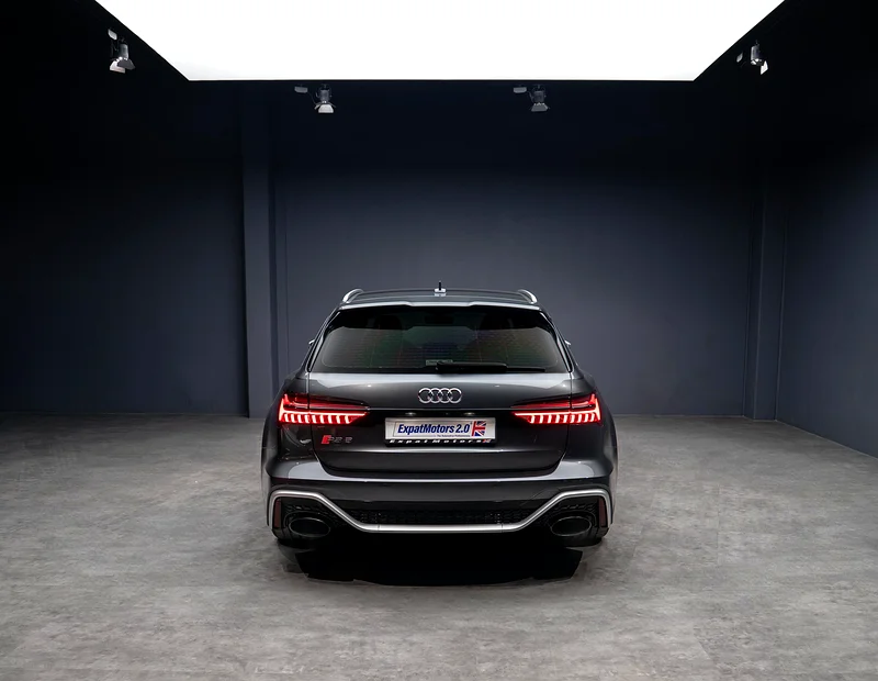 SUMMER PRIVÉ OFFER • 7,275x60 • 0% DP • 2021 Audi RS6 Avant • Audi Warranty + Service • GCC •63225700067329113