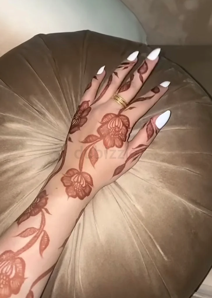 Makeup and henna artist63222349027457113