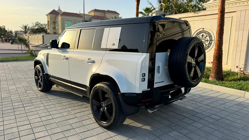 نسخة Defender Edition P525 V8 من ألمانيا بحالة ممتازة.63399896891010111