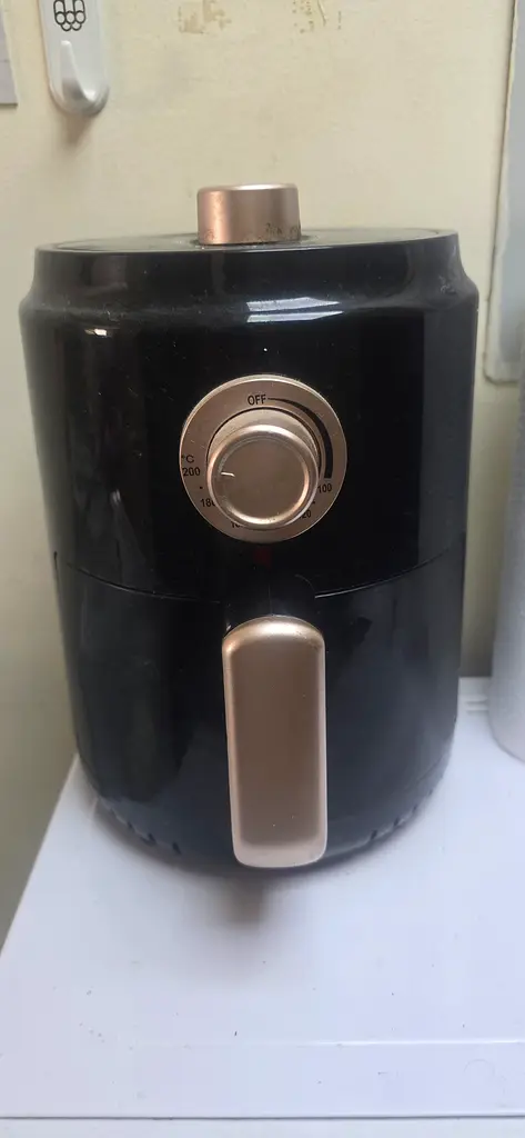 Geepas 1 year old air fryer