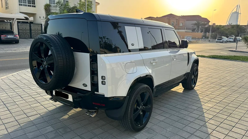 نسخة Defender Edition P525 V8 من ألمانيا بحالة ممتازة.63399896891010113