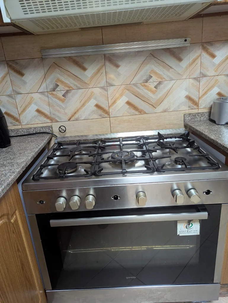 Free standing cooker / cooking range for free632656043827221119