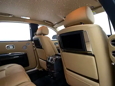 2019 ROLLS-ROYCE GHOST — миниатюра 18