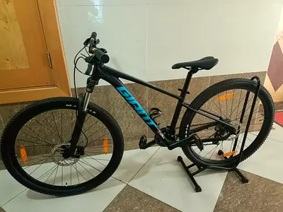 High-Performance Mountain Bike - Adventure Awaits!