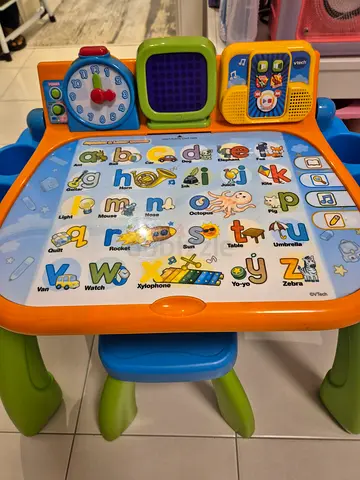 Interactive Learning Table for Little Explorers!