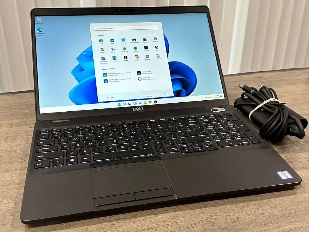 Dell 5500 /Core i5 8th generation/  16 gb ram /512 ssd