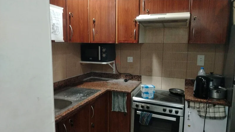 Bed space for ladies near to Insurance market metro at Al Barsha 163220800807426112