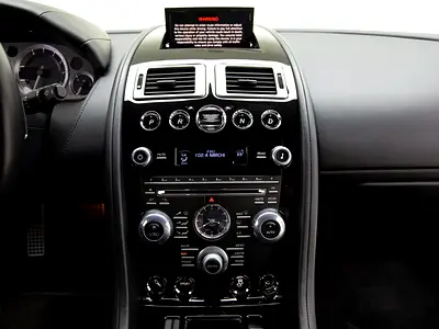 2015 Aston Martin DB9 照片 14