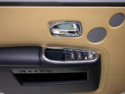 2019 ROLLS-ROYCE GHOST — миниатюра 19