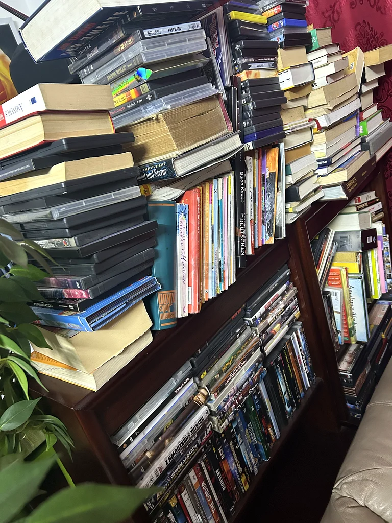 مجموعة ضخمة من الكتب: مثالية لكل قارئ!63224835656707111