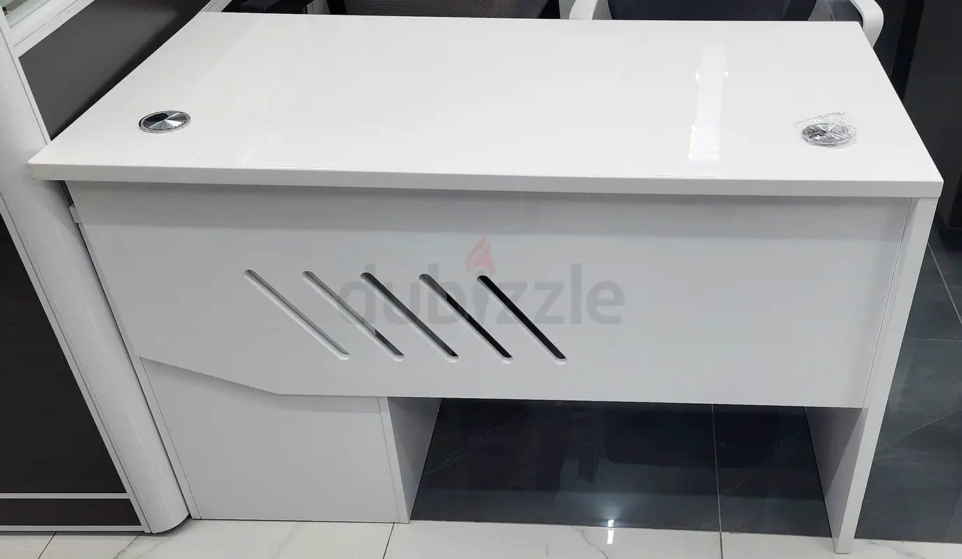 Office staff table glossy white