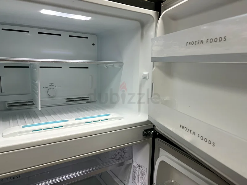 ثلاجة بحالة جيدة، استُخدمت سنتين فقط من الصالة العرض63168055797250112