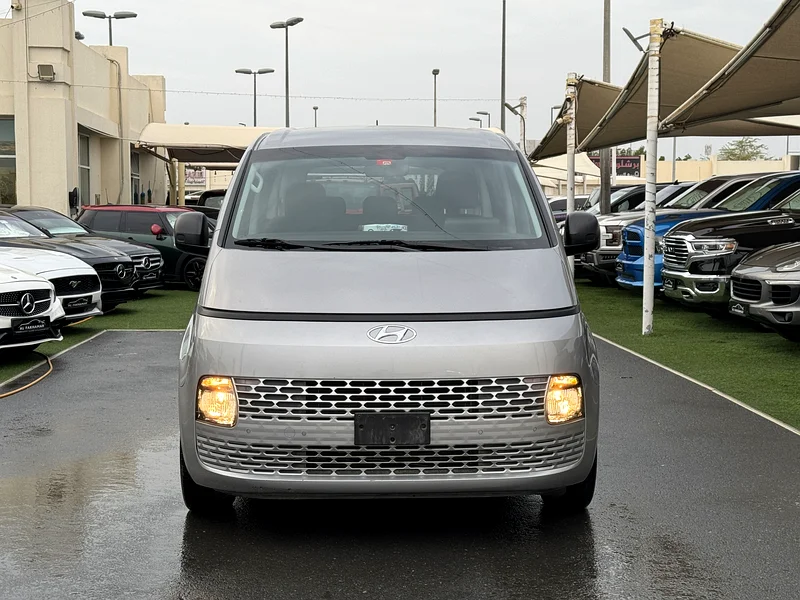 Staria 7 seats very clean car personal used63171299164803116